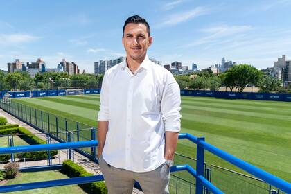 "Estoy haciendo un máster en uno de los clubes más difíciles del mundo para trabajar", relata Burdisso