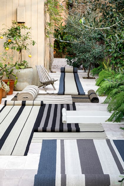 Estrada lanzó la primera mini colección con solo 40 alfombras que guardaba en su casa, fotografiaba e iba entregando ella misma.