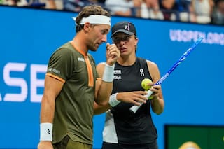 Estrellas del tenis brillan bajo luces exteriores 'amigables' en el US Open
