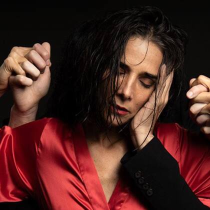 Estrenada en septiembre, el domingo Juana Viale hará la última función de Juana, propuesta del coreógrafo español Chevi Muraday