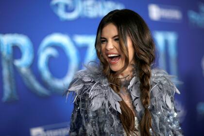 Selena Gomez, exchica Disney y fanática de Frozen, en la alfombra roja del estreno