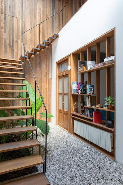 Estructura clásica del PH antiguo, la escalera era de material y estaba en el patio abierto.