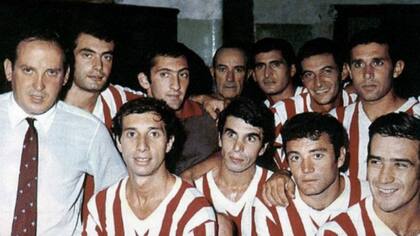 Estudiantes campeón en 1968, tras vencer a Palmeiras: el DT Osvaldo Zubeldía, Carlos Bilardo, Raúl Madero, Felipe Ribaudo y Carlos Pachamé, entre otros