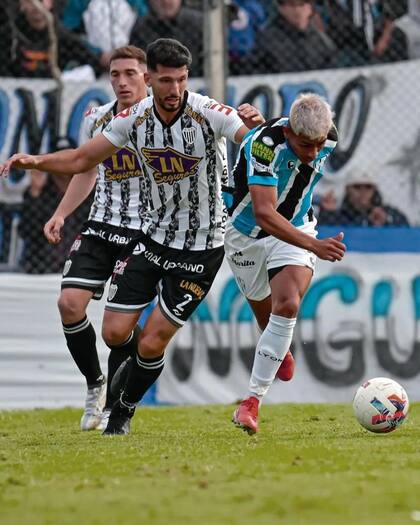 Estudiantes de Buenos Aires, otro de sus clubes del ascenso