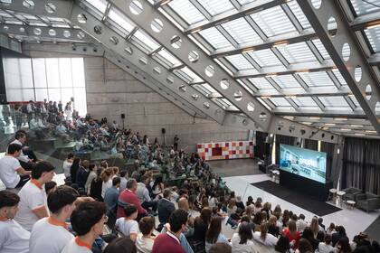 Estudiantes de la Escuela Técnica Roberto Rocca, del Grupo Techint, en Campana asistieron a la jornada sobre la educación