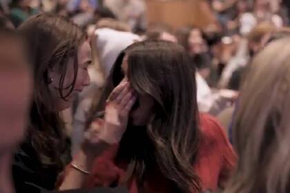 Estudiantes de la facultad de medicina Albert Einstein rompieron en llanto tras la donación de Ruth Gottesman