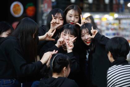 Estudiantes de Seúl después de clase.