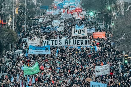 Estudiantes en diferentes puntos del país se movilizaron en rechazo del veto de Javier Milei.