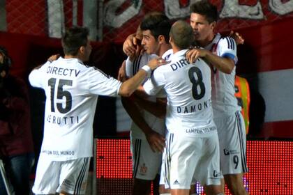 Estudiantes festejó ante el Rojo y pasó a cuartos de final