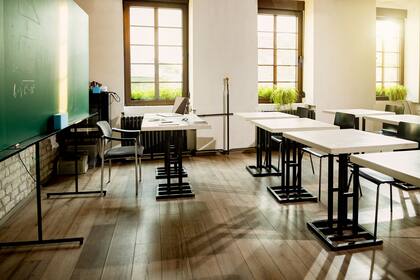 Estudiantes migrantes enfrentan altos niveles de ansiedad y depresión debido al miedo constante a la deportación