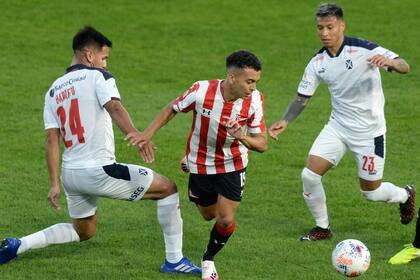 Estudiantes vs. Independiente fue un partido deslucido, más diseñado para bloquear al otro que para vulnerarlo.