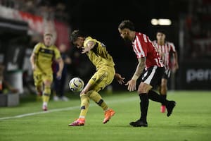 Boca y Estudiantes empatan en un duelo trabado, con Zufiaurre como titular por el lesionado Janson