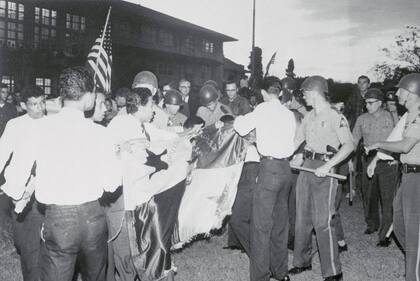 Estudiantes y policías se enfrentan en la Zona del Canal