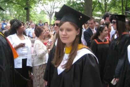 Estudió ingeniería mecánica y aeroespacial en Estados Unidos