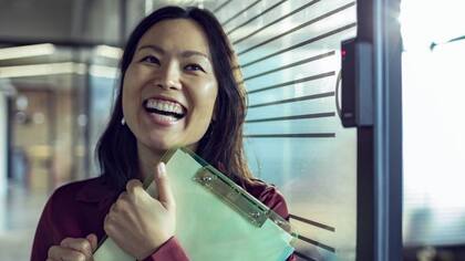 Estudios sostienen que las personas atractivas obtienen mejores salarios y más oportunidades laborales