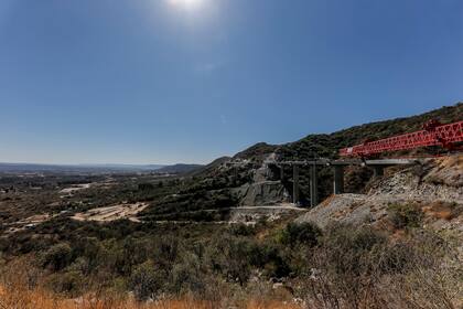 Lo importante es que se puso punto final al trabajo en los viaductos que unirán la traza