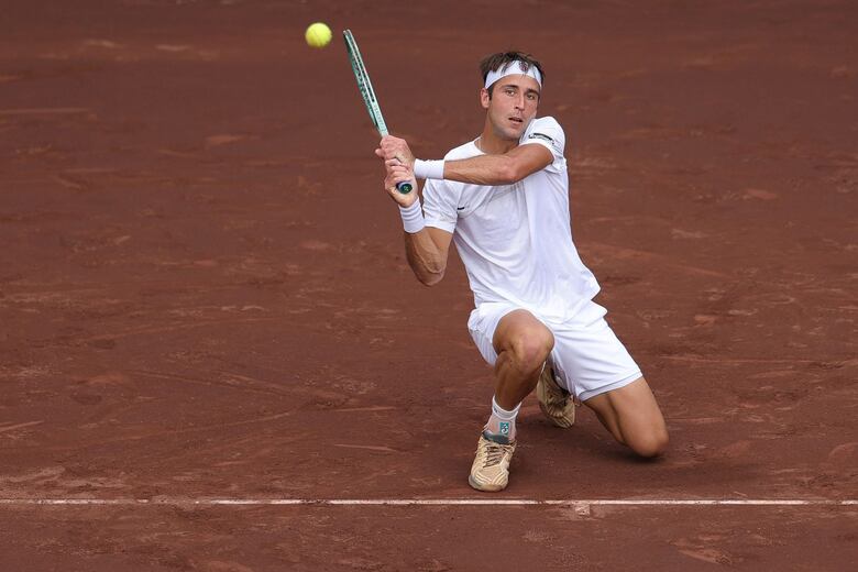 Etcheverry remonta en Montecarlo y ahora enfrenta a Alcaraz en octavos