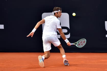 Etcheverry, sobre el polvo de ladrillo del ATP de Río de Janeiro: al platense no le desagradaría que la gira sudamericana pasara a superficie dura