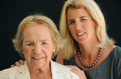 Ethel junto a su hija Rory, que nació seis meses después del asesinato de su padre. Era una de las primas más queridas de John John Kennedy, quien se dirigía hacia su boda cuando se accidentó en 1999. Cineasta, en 2012 Rory dirigió el documental "Ethel", sobre la vida de su madre