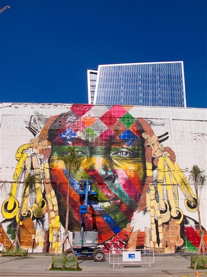 Etnias, mural del grafitero paulista Kobra