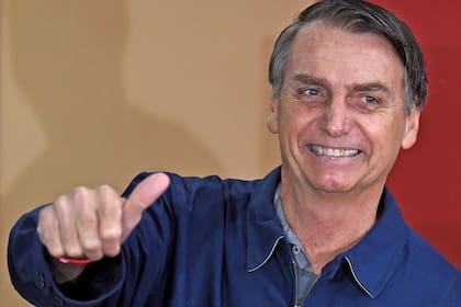 Bolsonaro luego de votar en la primera vuelta de las elecciones