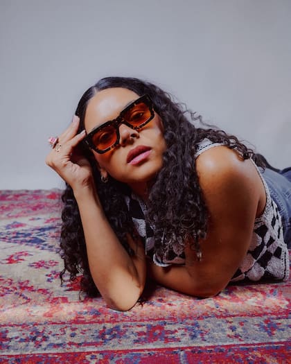 Eugenia cuenta con un minor en marketing y redes sociales. Asimismo, cuenta con una marca de ropa de segunda mano