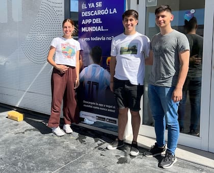 Eugenia Grondona, Tomi Lofano y Gaspar Habif, de Eruka Tech, crearon una app con el fixture de la Copa América