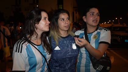 Eugenia, Melina y Josefina comparten trabajo y vida cotidiana en Qatar