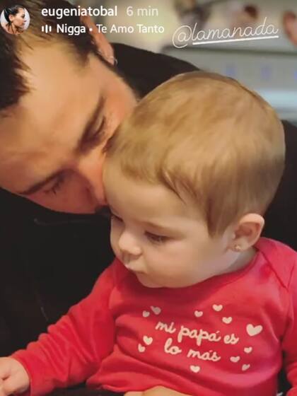 Eugenia Tobal y una postal de su pareja