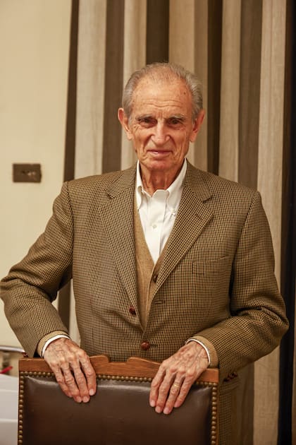 Eugenio Holmberg jugó en la intermedia en aquel torneo en el que CUBA se consagró campeón en todas las categorías, en el año 1965