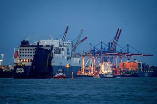 Europa registra modesto crecimiento económico, pero debilidad de dólar estadounidense es una amenaza