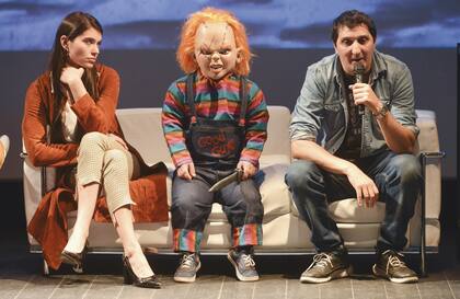 Eva de Dominici, Chucky y el director uruguayo Gustavo Hernández