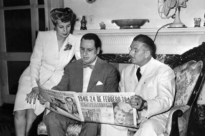 Eva Duarte, Juan Domingo Perón y el Coronel Mercante, en el año 1946