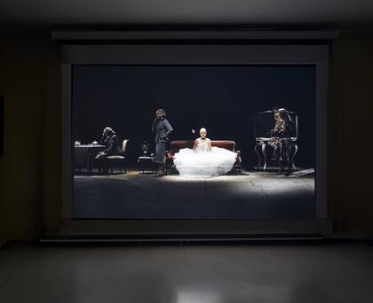 Eva en sus distintos roles, interpretada por una artista tan multifacética como ella.