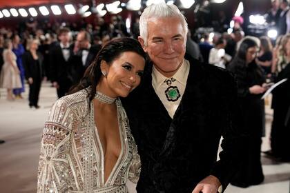 Eva Longoria posó con el director de Elvis, Baz Luhrmann