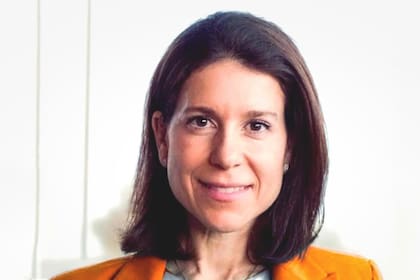 Eva María Agruña Barrón: “En lugar de perder a profesionales valiosos porque no encajan en estructuras rígidas, estas prácticas permiten sumar diversidad y nuevas perspectivas. Es como confeccionar un traje a medida, vas probando y descubriendo qué funciona mejor”