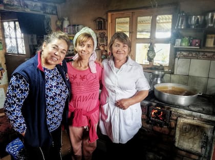 Eva siempre cocino y en cada lugar que conoce aprende sobre la comida del lugar