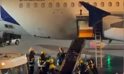 Evacúan a los pasajeros del vuelo LA3418