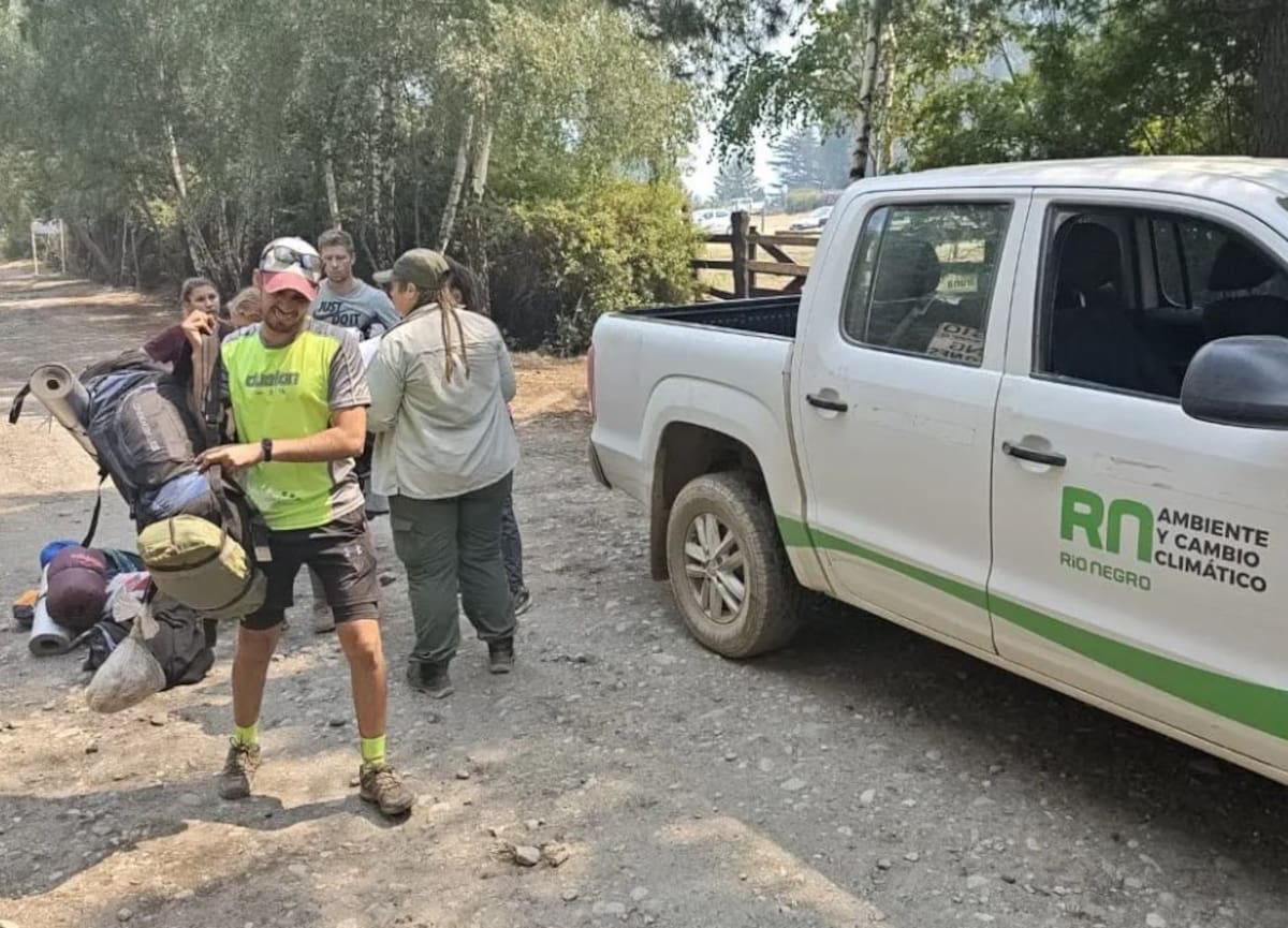 “Pérdidas gigantescas”. Más de 800 evacuados y 1600 hectáreas devoradas por un incendio forestal en la Patagonia