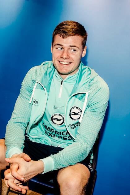 Evan Ferguson, jugador del Brighton. Eligió el Brighton frente a pretendientes más grandes porque veía un camino más directo hacia el primer equipo