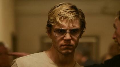 Evan Peters (Monstruo: La historia de Jeffrey Dahmer)