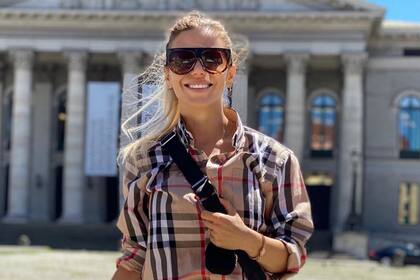 Evangelina Anderson vuelve a su residencia en Marbella, España.