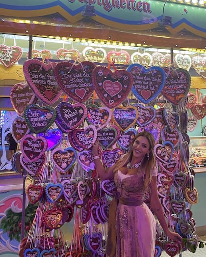 Evangelina Anderson en el OktoberFest