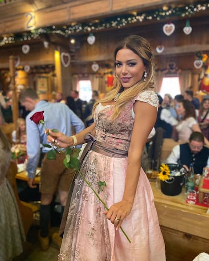 Evangelina Anderson fue al OktoberFest y lució los trajes bávaros típicos