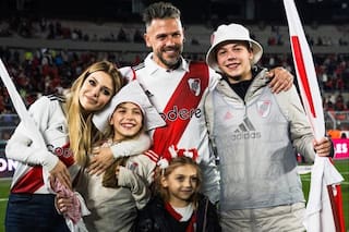 Cómo se llaman y qué edad tienen los hijos de Evangelina Anderson y Martín Demichelis