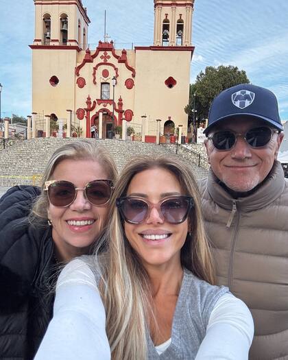 Evangelina llevó a pasear a sus padres por Monterrey días antes de que abandonen México