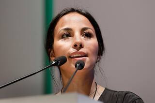 La entrenadora de fútbol que no esperó al "príncipe azul" y salió a la cancha
