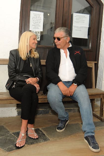 Evelyn Scheidl conversa con Carlos Páez Rodríguez, tío de Sofía