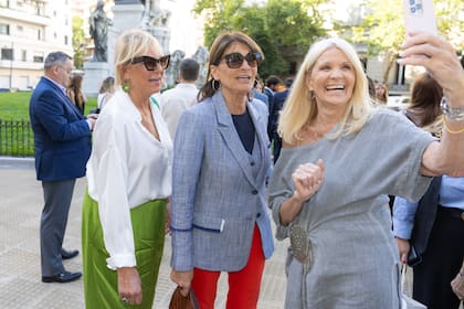 Evelyn Scheild, Leticia Carosella y Teresa Calandra