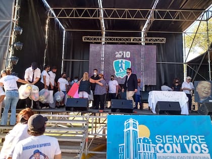 Evento en Esquina, Corriente, por "las 10 del Diez", la cruzada solidaria que había iniciado Diego Maradona y que ahora continúan sus hermanas